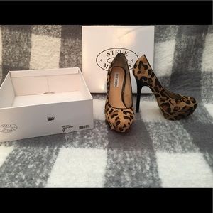 Steve Madden Bevv Leopard Platform Heels